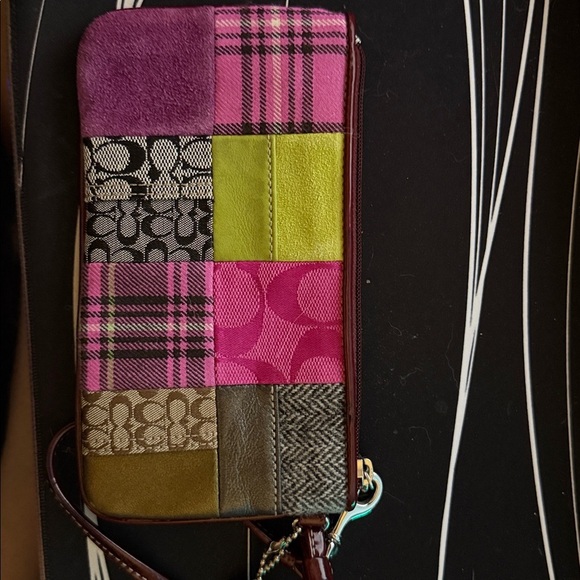 Vintage Patchwork Clutch with Pink and Green Accents - Picture 3 of 3